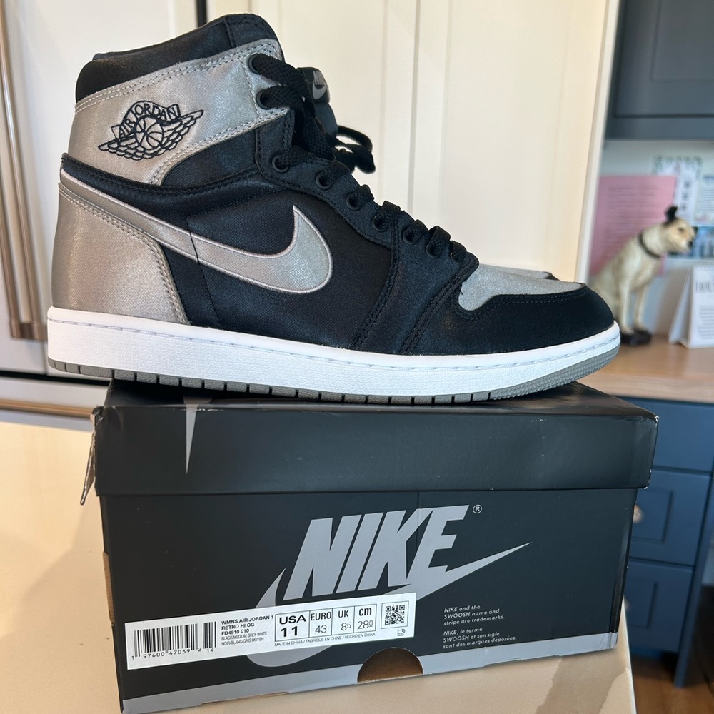 Jordan 1 Retro High OG
Satin Shadow (Women's)